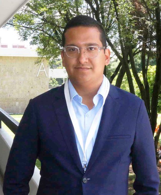 Experimentar y aprender forma parte del éxito de un buen profesor: Mtro. Hernández Jiménez