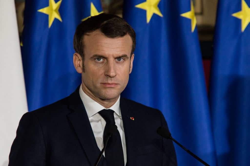 Tras protestas masivas, Francia abandona propuesta que prohíbe compartir imágenes de policías
