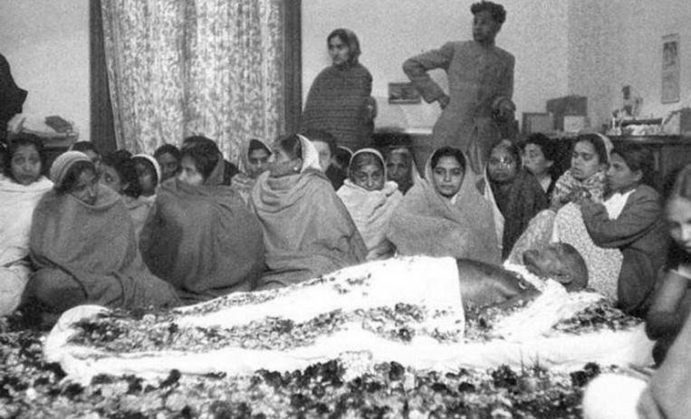 mahatma gandhi muertes cuerpo