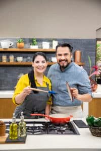 El Gourmet Amigos a la mesa ZAHIE Y SERGIO