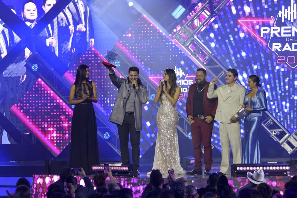 PREMIOS DE LA RADIO 101121 013 1