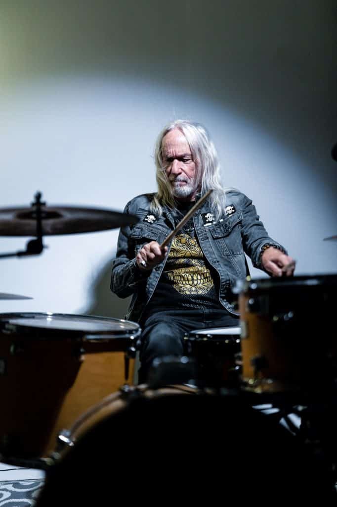 SCORPIONS SINFONICO JOE WYMAN FOTO2