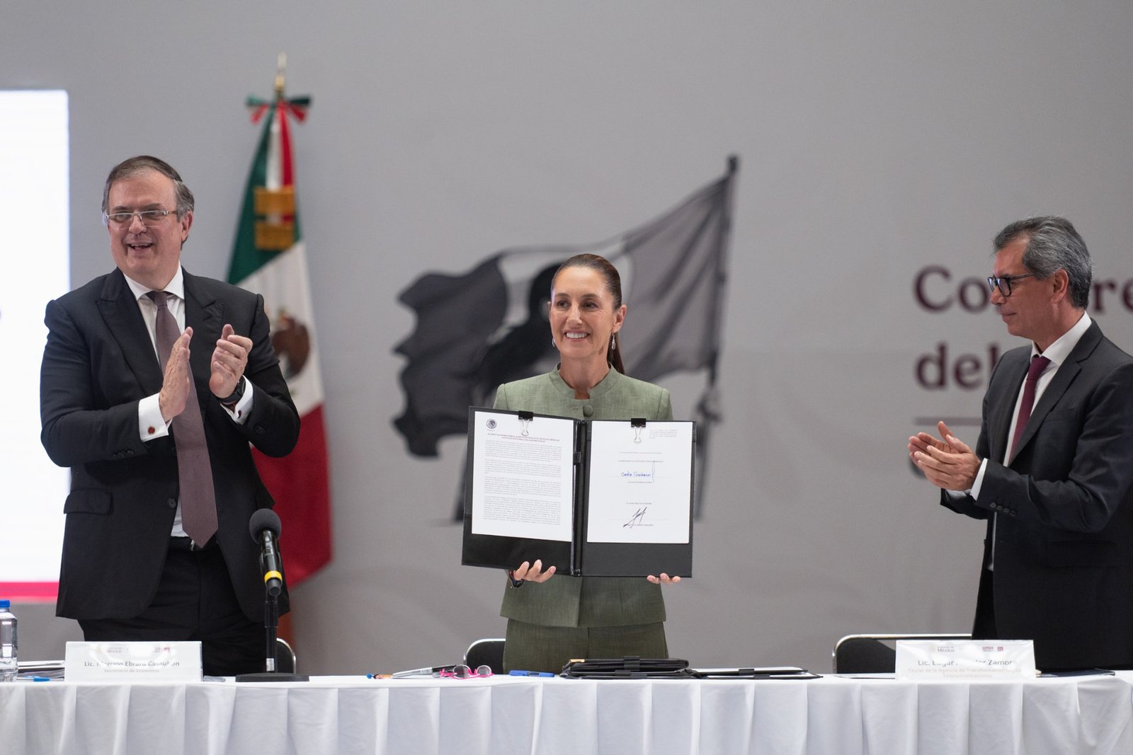 sheinbaum acuerdo tiendas autoservicio departamentales