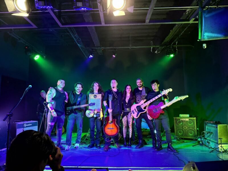 HILO NEGRO SHOWCASE FOTO