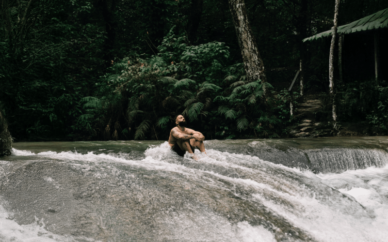 98600857 bc1e 594c db31 e902db348244