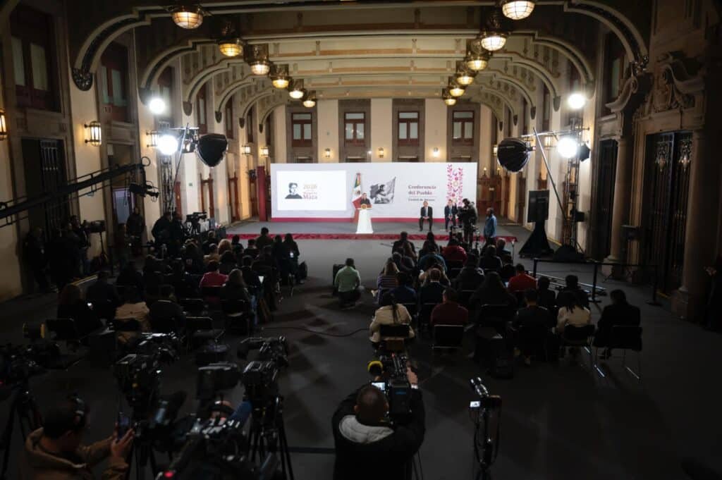 010426 CSP CONFERENCIA MATUTINA 10