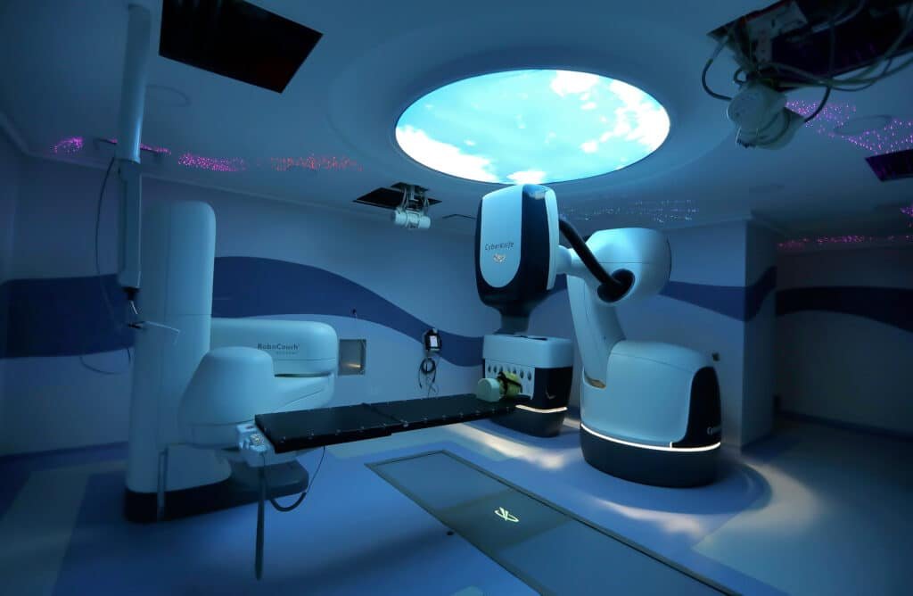 CyberKnife CMN Siglo XXI