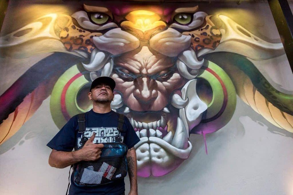 DIRTY WALLS 4